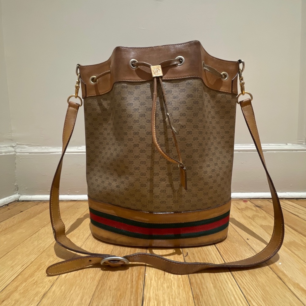 RARE Authentic Gucci  Monogram Women’s Bucket Drawstring Bag - Vintage